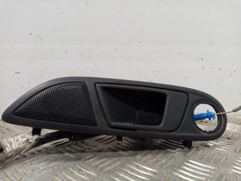 Recambio de maneta interior delantera izquierda para ford fiesta (cb1) trend referencia OEM IAM 8A61A22601  