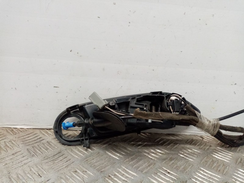 Recambio de maneta interior delantera izquierda para ford fiesta (cb1) trend referencia OEM IAM 8A61A22601  