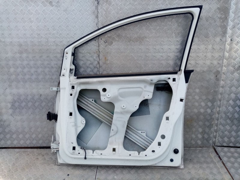 Recambio de puerta delantera derecha para seat toledo (5p2) sport referencia OEM IAM 5P0831056A  