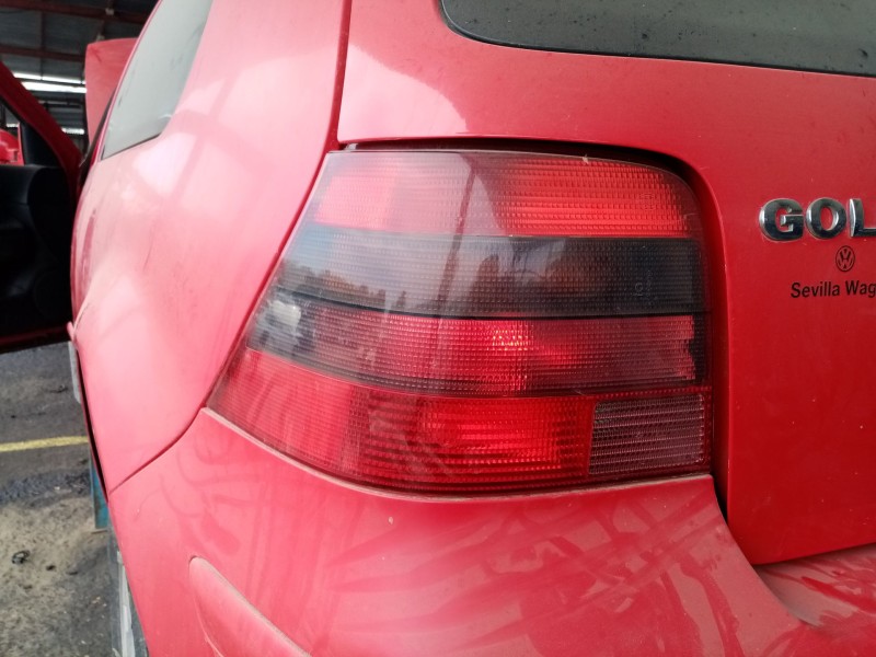 Recambio de piloto trasero izquierdo para volkswagen golf iv berlina (1j1) referencia OEM IAM   