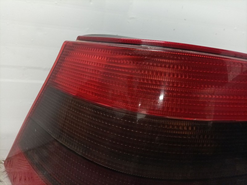 Recambio de piloto trasero izquierdo para volkswagen golf iv berlina (1j1) referencia OEM IAM   