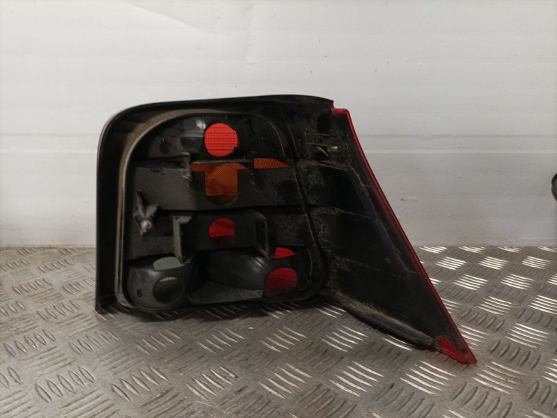 Recambio de piloto trasero izquierdo para volkswagen golf iv berlina (1j1) referencia OEM IAM   