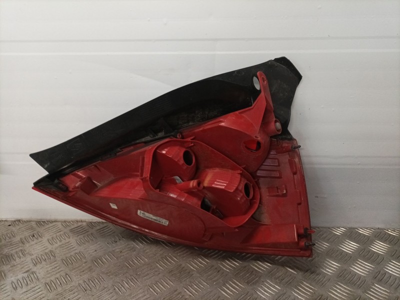 Recambio de piloto trasero izquierdo para renault megane ii berlina 5p referencia OEM IAM   