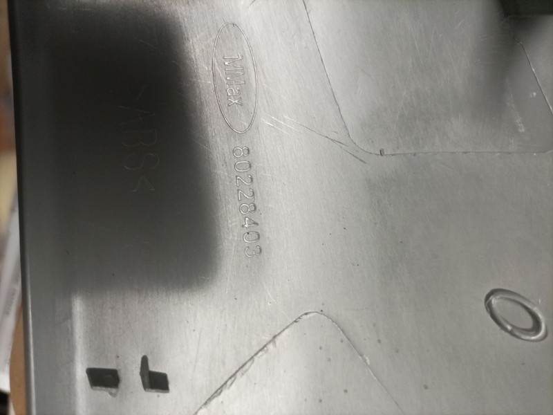 Recambio de carcasa retrovisor derecho para peugeot 207 1.4 hdi referencia OEM IAM 80228403  