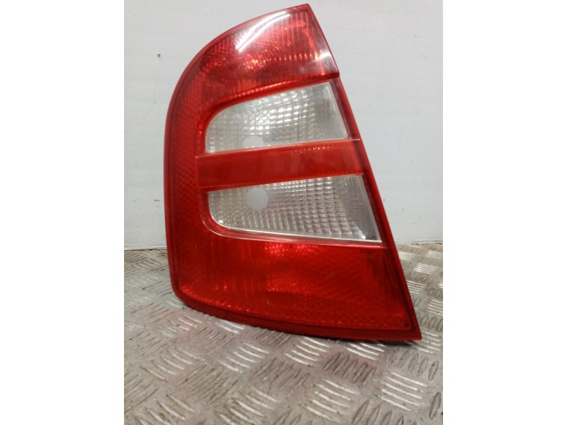 Recambio de piloto trasero izquierdo para skoda fabia (6y2/6y3) 1.4 referencia OEM IAM 6Y6954095B  