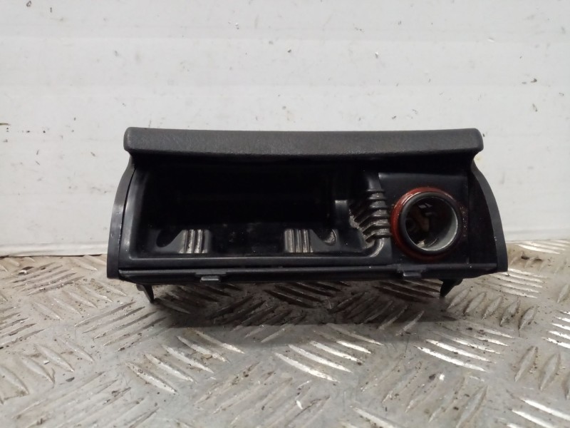 Recambio de cenicero para volkswagen passat berlina (3b2) básico referencia OEM IAM 3B0857961F 308300100T 