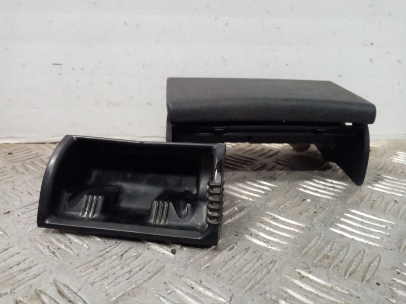 Recambio de cenicero para volkswagen passat berlina (3b2) básico referencia OEM IAM 3B0857961F 308300100T 