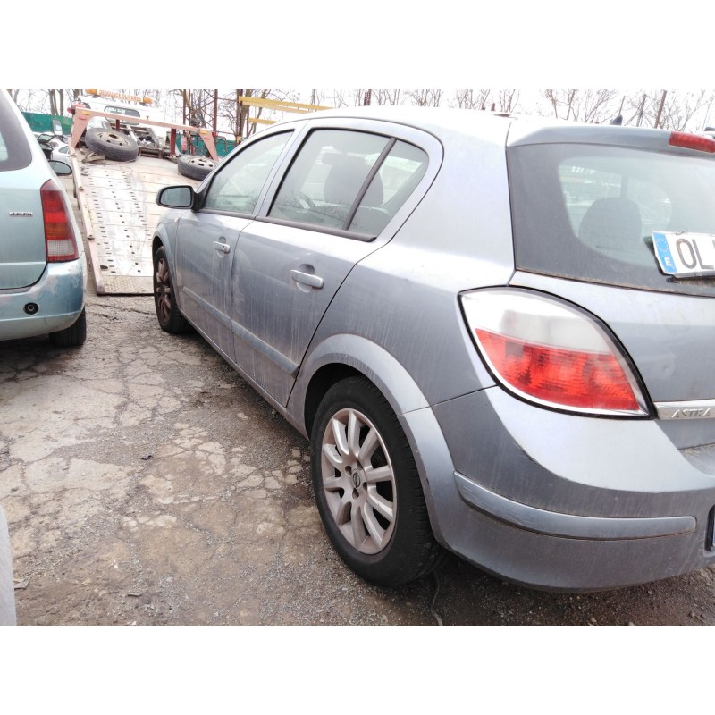 opel astra h (a04) del año 2004