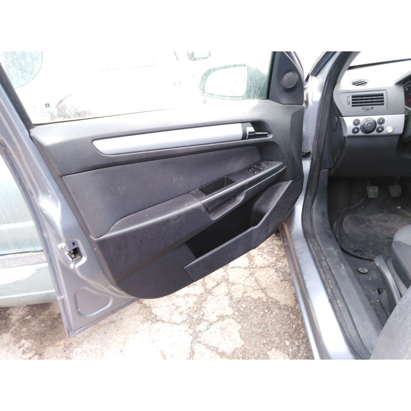 opel astra h (a04) del año 2004