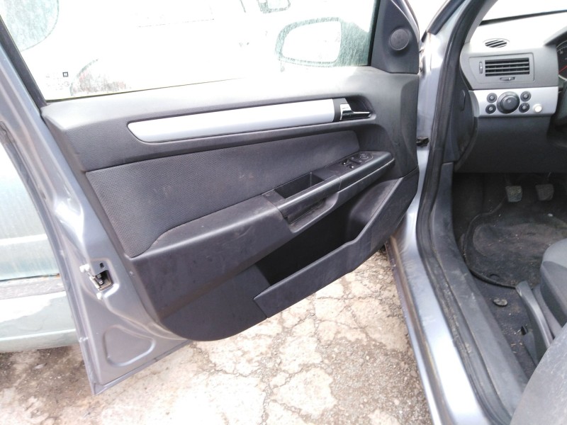 opel astra h (a04) del año 2004