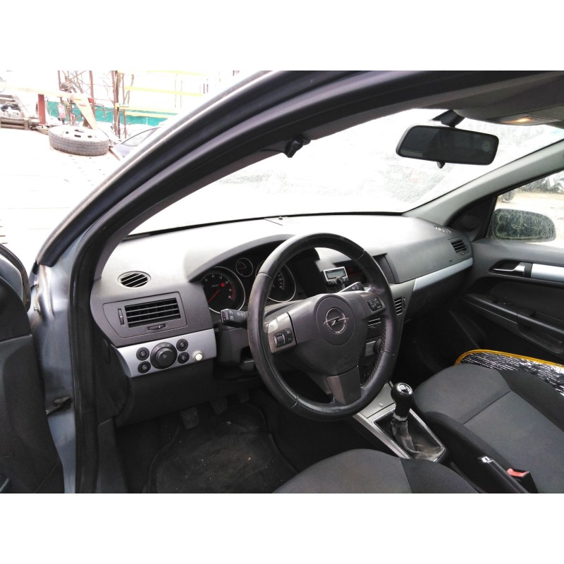 opel astra h (a04) del año 2004