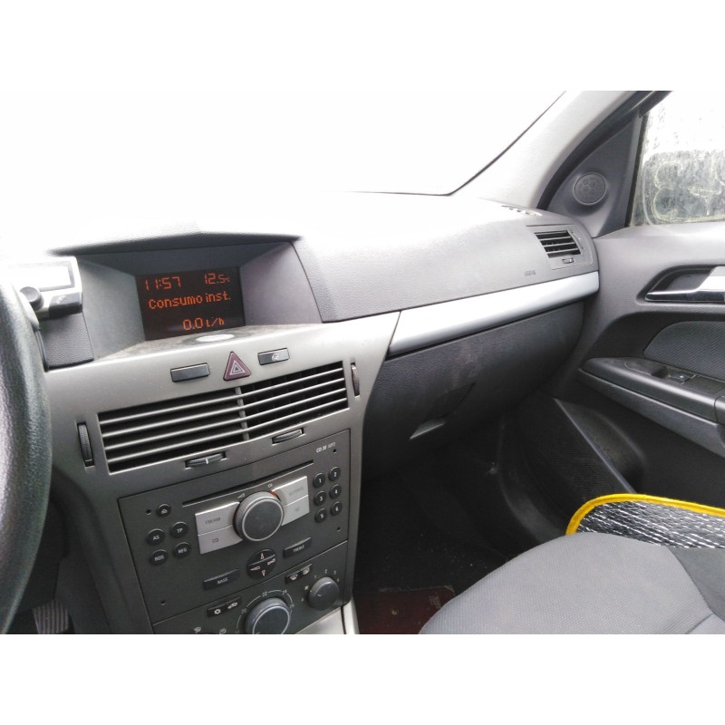 opel astra h (a04) del año 2004