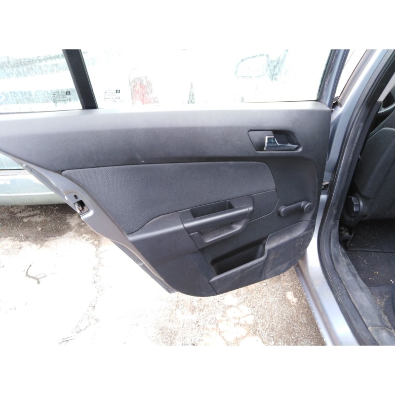 opel astra h (a04) del año 2004