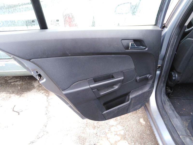 opel astra h (a04) del año 2004