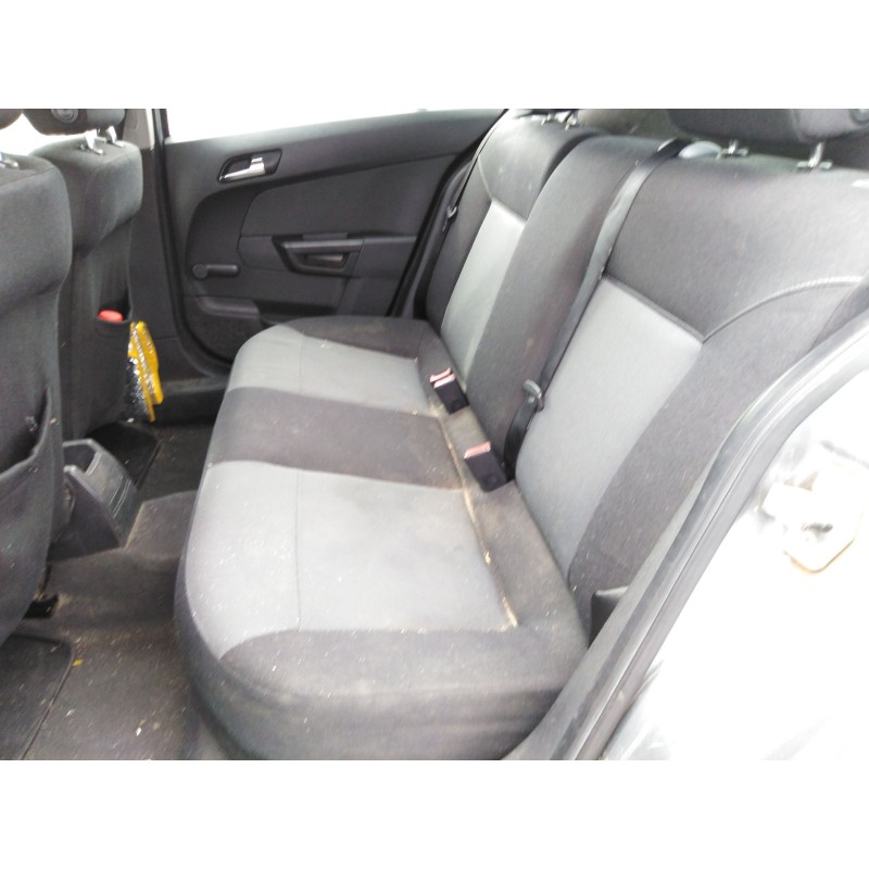 opel astra h (a04) del año 2004