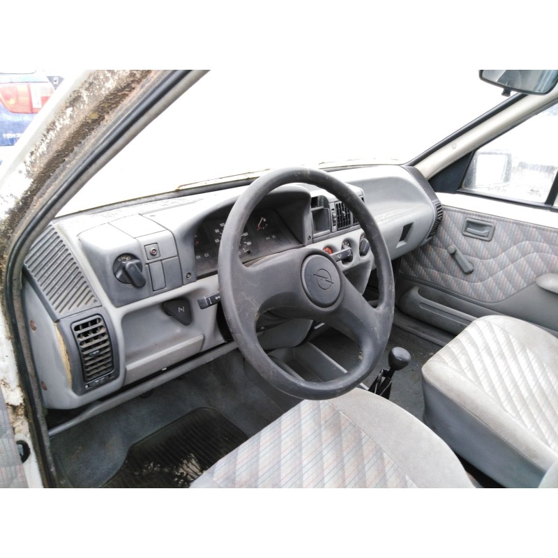 opel corsa a fastback (s83) del año 1982