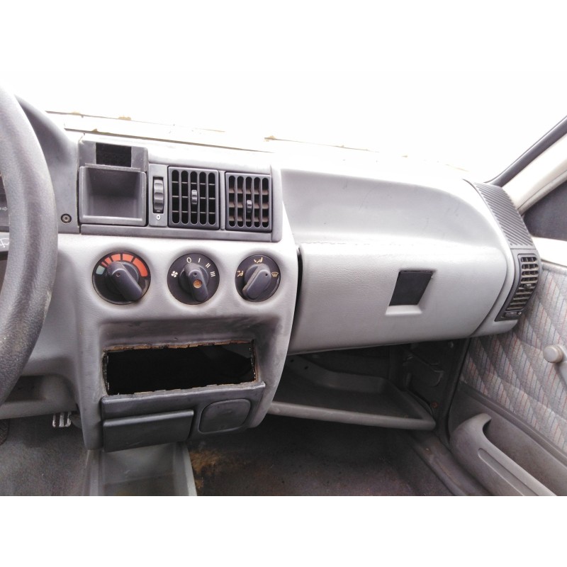 opel corsa a fastback (s83) del año 1982