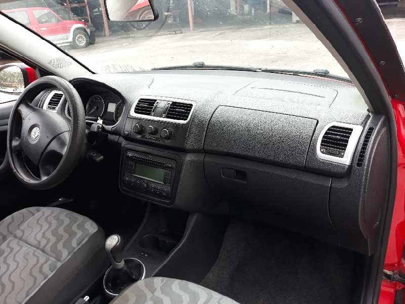 skoda fabia (5j2 ) 1.2   |   0.07 - ... | 2007 | 60 cv / 44 kw del año 2007