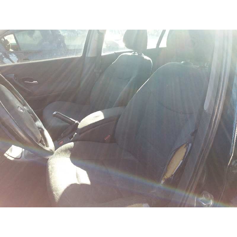 renault laguna ii (bg0) authentique   |   11.01 - 12.05 | 2001 - 2005 | 101 cv / 74 kw del año 2001