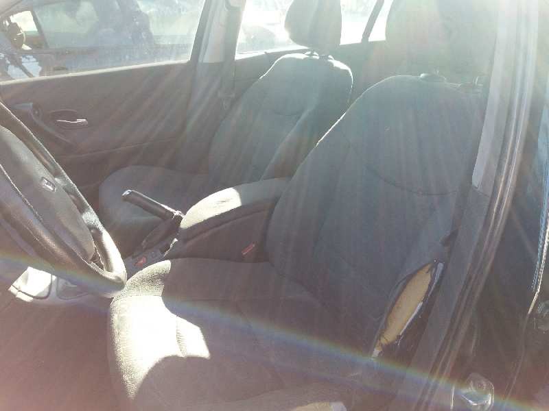 renault laguna ii (bg0) authentique   |   11.01 - 12.05 | 2001 - 2005 | 101 cv / 74 kw del año 2001