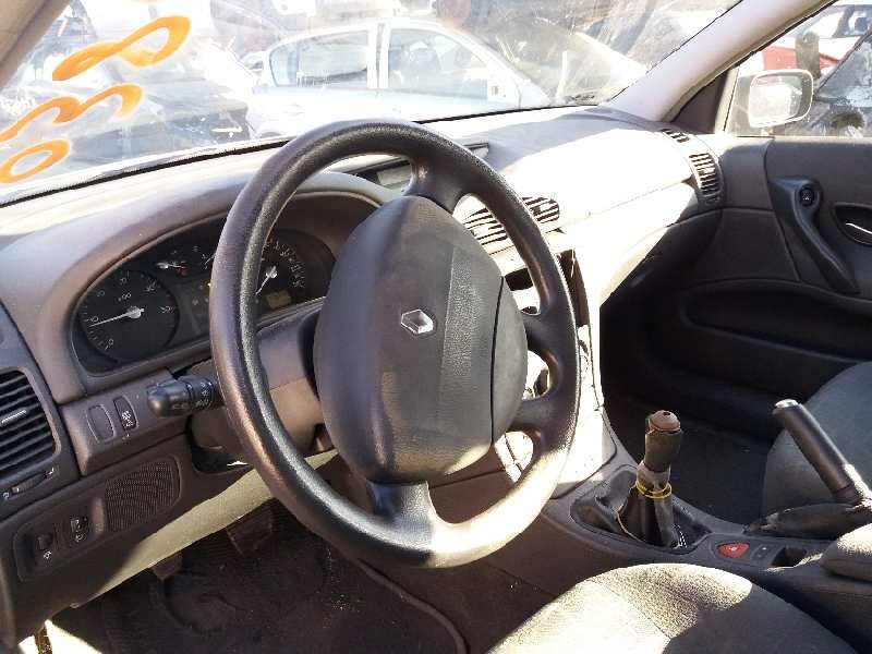 renault laguna ii (bg0) authentique   |   11.01 - 12.05 | 2001 - 2005 | 101 cv / 74 kw del año 2001