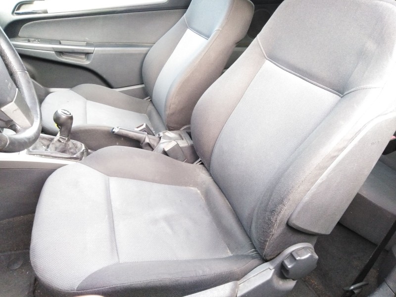 opel astra h gtc (a04) del año 2005