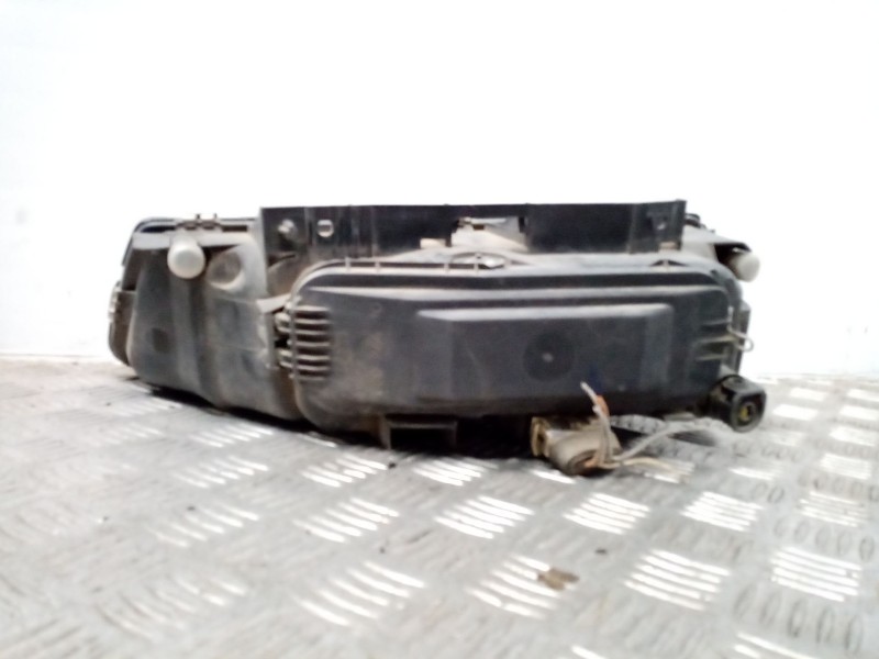 Recambio de faro derecho para citroen xantia berlina 1.6 sx referencia OEM IAM   