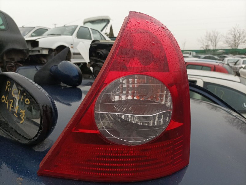 Recambio de piloto trasero derecho para renault clio ii (bb_, cb_) 1.2 (bb0a, bb0f, bb10, bb1k, bb28, bb2d, bb2h, cb0a,... refer