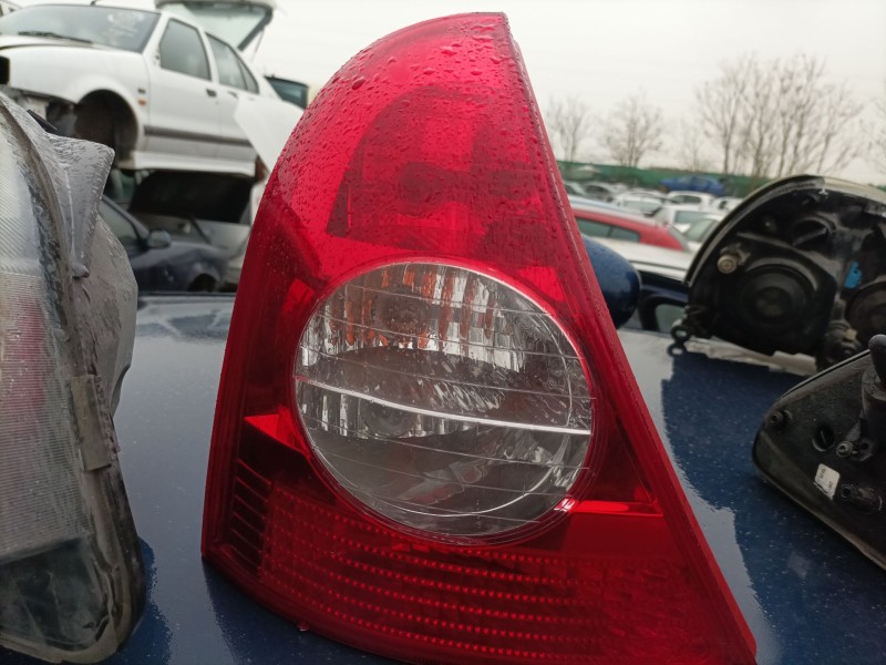 Recambio de piloto trasero izquierdo para renault clio ii (bb_, cb_) 1.2 (bb0a, bb0f, bb10, bb1k, bb28, bb2d, bb2h, cb0a,... ref