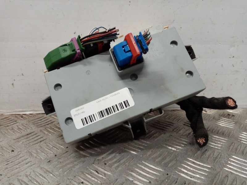 Recambio de caja reles / fusibles para fiat stilo (192) 1.9 jtd cat referencia OEM IAM 501209520040  