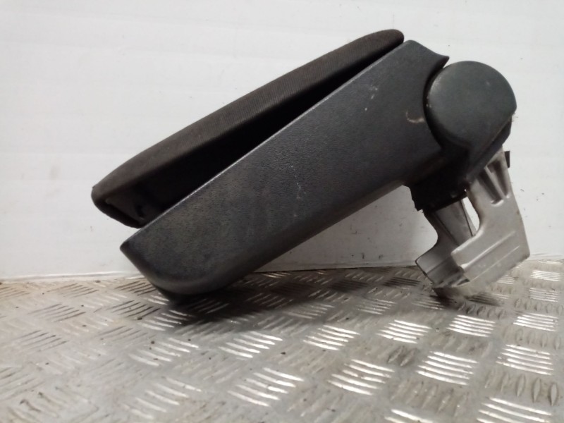 Recambio de apoyabrazos central para fiat stilo (192) 1.9 jtd cat referencia OEM IAM 141F16438  