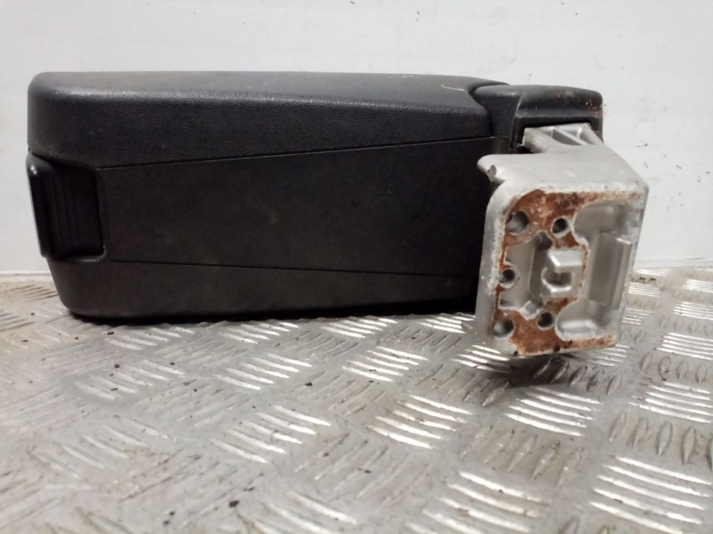 Recambio de apoyabrazos central para fiat stilo (192) 1.9 jtd cat referencia OEM IAM 141F16438  