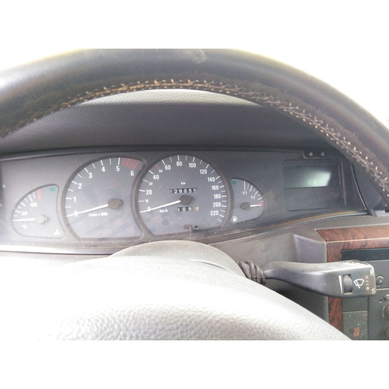 opel omega b (v94) del año 1994