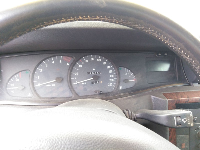 opel omega b (v94) del año 1994