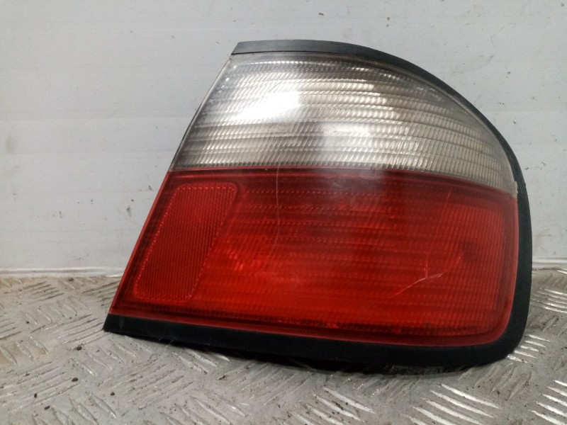 Recambio de piloto trasero derecho para nissan primera berlina (p11) 1.6 16v cat referencia OEM IAM   