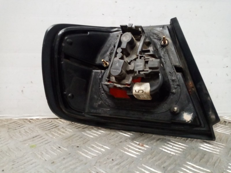 Recambio de piloto trasero derecho para nissan primera berlina (p11) 1.6 16v cat referencia OEM IAM   