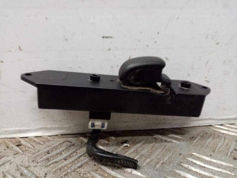 Recambio de mando elevalunas trasero derecho para mitsubishi galant berlina (ea0) 2.4 gdi cat referencia OEM IAM MR252818  