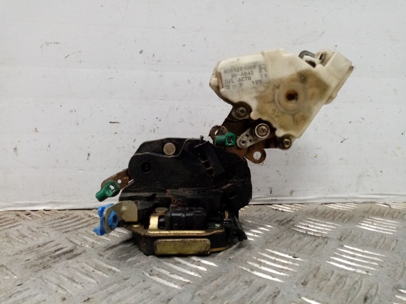 Recambio de cerradura puerta delantera derecha para nissan almera (n16/e) referencia OEM IAM 8055261u66 89a542 