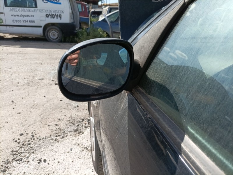 Recambio de retrovisor izquierdo para peugeot 206 sedán 1.4 hdi eco 70 referencia OEM IAM   
