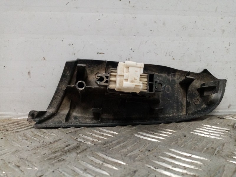Recambio de mando elevalunas trasero derecho para nissan almera (n16/e) 1.5 dci turbodiesel cat referencia OEM IAM   