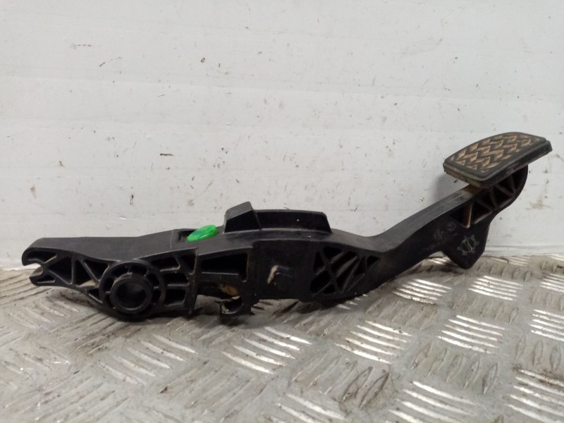 Recambio de pedal embrague para toyota yaris (ksp9/scp9/nlp9) 1.3 cat referencia OEM IAM   