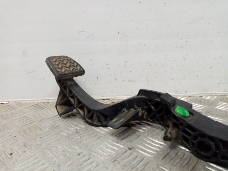 Recambio de pedal embrague para toyota yaris (ksp9/scp9/nlp9) 1.3 cat referencia OEM IAM   