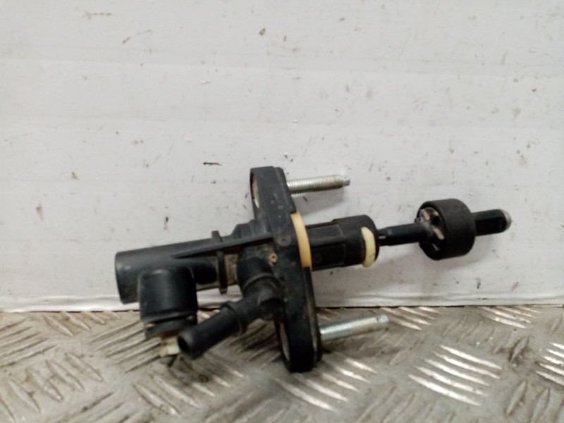 Recambio de bomba embrague para toyota yaris (ksp9/scp9/nlp9) 1.3 cat referencia OEM IAM 314200d110  