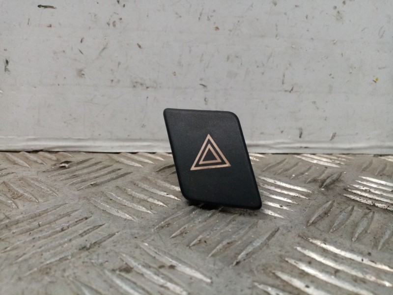 Recambio de warning para toyota yaris (ksp9/scp9/nlp9) 1.3 cat referencia OEM IAM 843320D020  