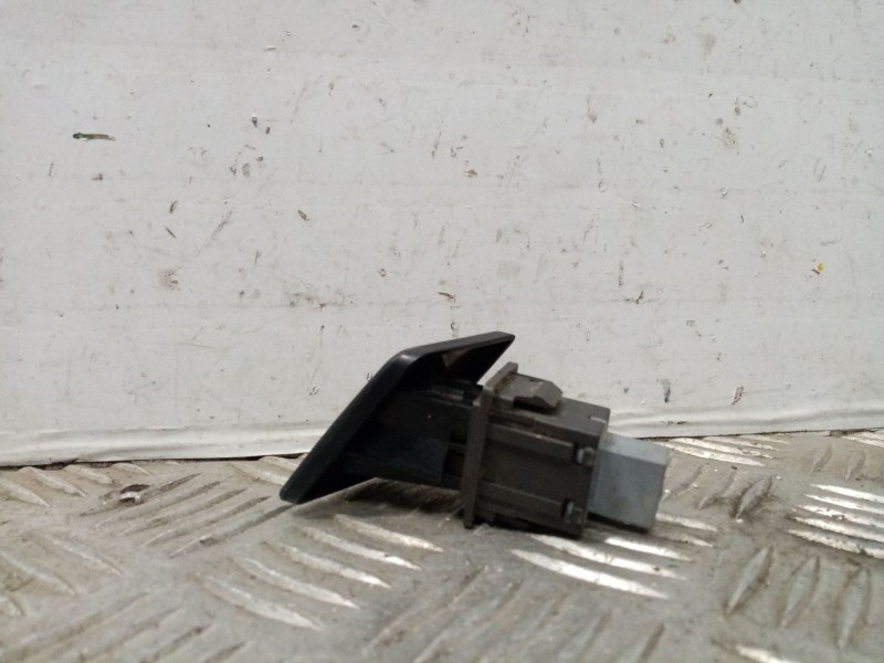 Recambio de warning para toyota yaris (ksp9/scp9/nlp9) 1.3 cat referencia OEM IAM 843320D020  