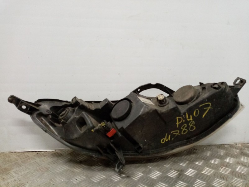 Recambio de faro izquierdo para peugeot 407 (6d_) 1.8 (6d6fzb) referencia OEM IAM 0301213201  