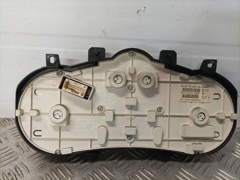 Recambio de cuadro instrumentos para peugeot 206 sedán 1.4 hdi eco 70 referencia OEM IAM 9666637080  