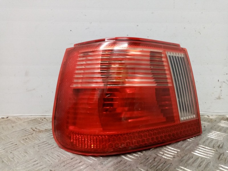 Recambio de piloto trasero izquierdo para seat ibiza ii (6k1) 1.4 16v referencia OEM IAM 0  