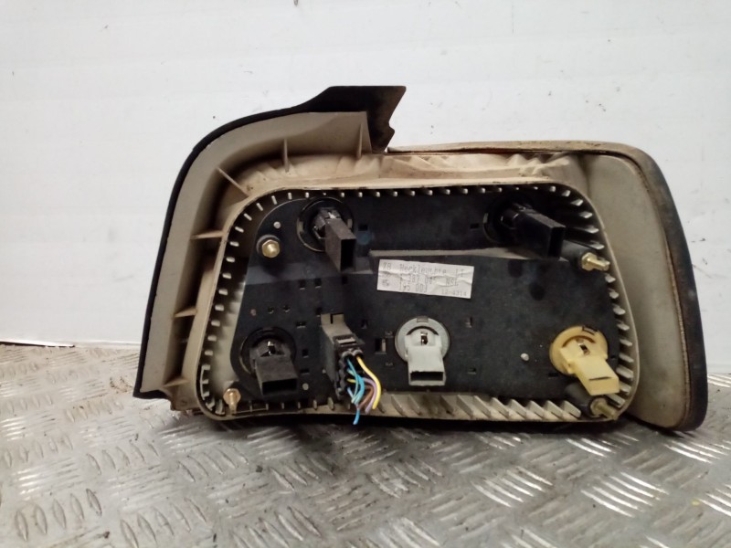 Recambio de piloto trasero izquierdo para bmw 3 (e30) 318 i referencia OEM IAM   