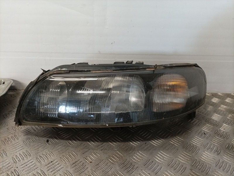 Recambio de faro izquierdo para volvo s60 i (384) 2.4 d5 referencia OEM IAM   
